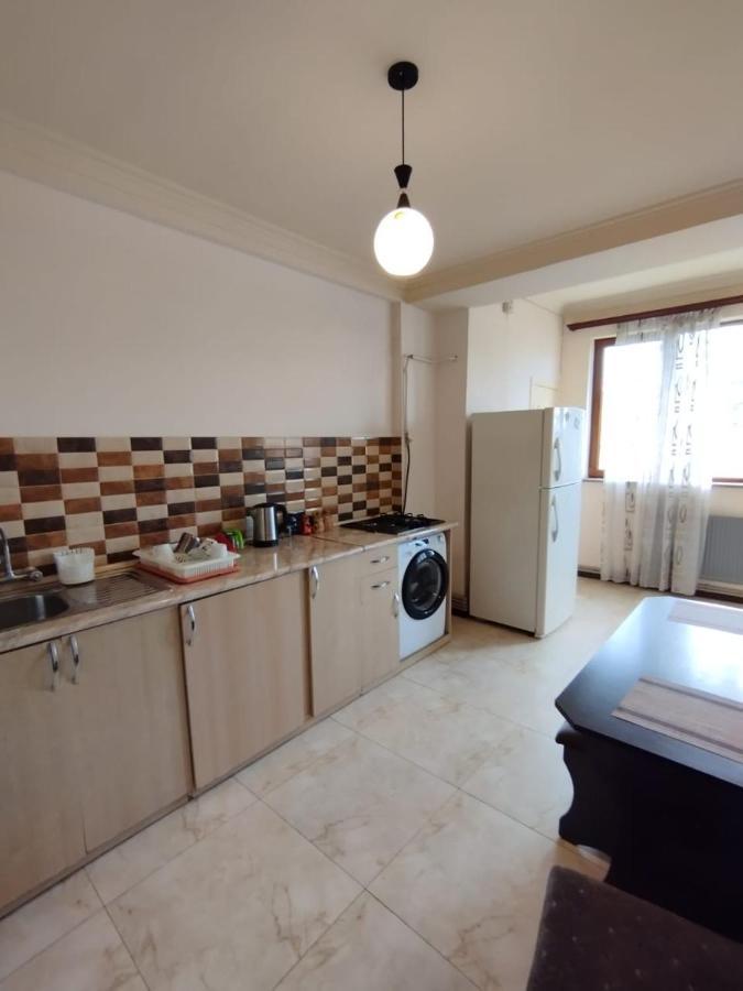 Апартаменты Large Apt Near Republic Square Ереван Экстерьер фото