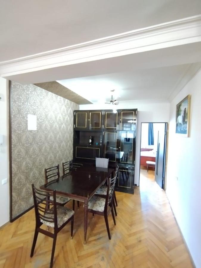 Апартаменты Large Apt Near Republic Square Ереван Экстерьер фото
