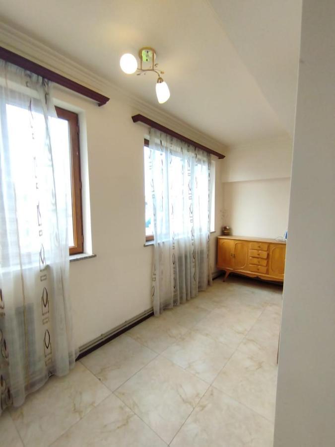 Апартаменты Large Apt Near Republic Square Ереван Экстерьер фото